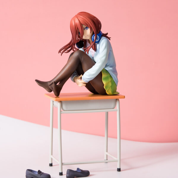 The Quintessential Quintuplets Miku Nakano 19cm Figure Figur Toy - Image 2